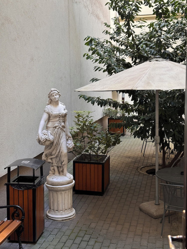 Hotel Gracia Apartment House