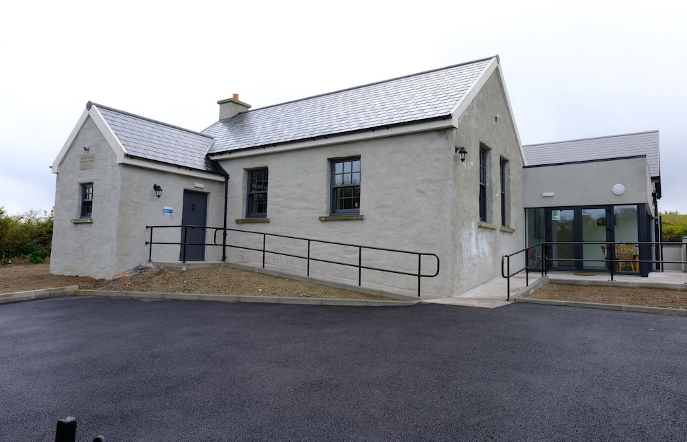 Hotel Whiddy School House Accommodation