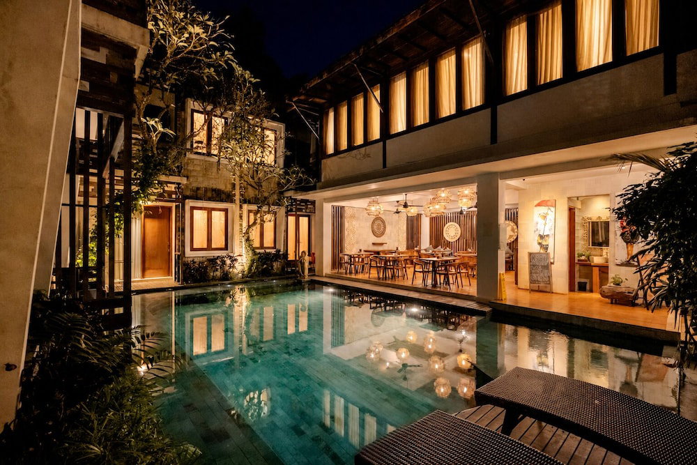Hotel Kakul Villas & Suites