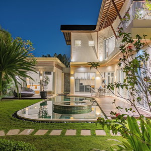 Hotel Luxury Villa Ron Central Seminyak cazare Kerobokan Kelod