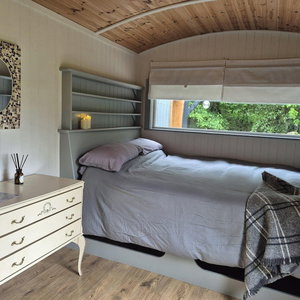 Hotel Sheperd's Hut, Sleeps 2 With Hot Tub And Garden cazare Bantry