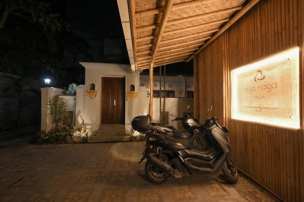 Hotel Villa Tiga Naga Sanur