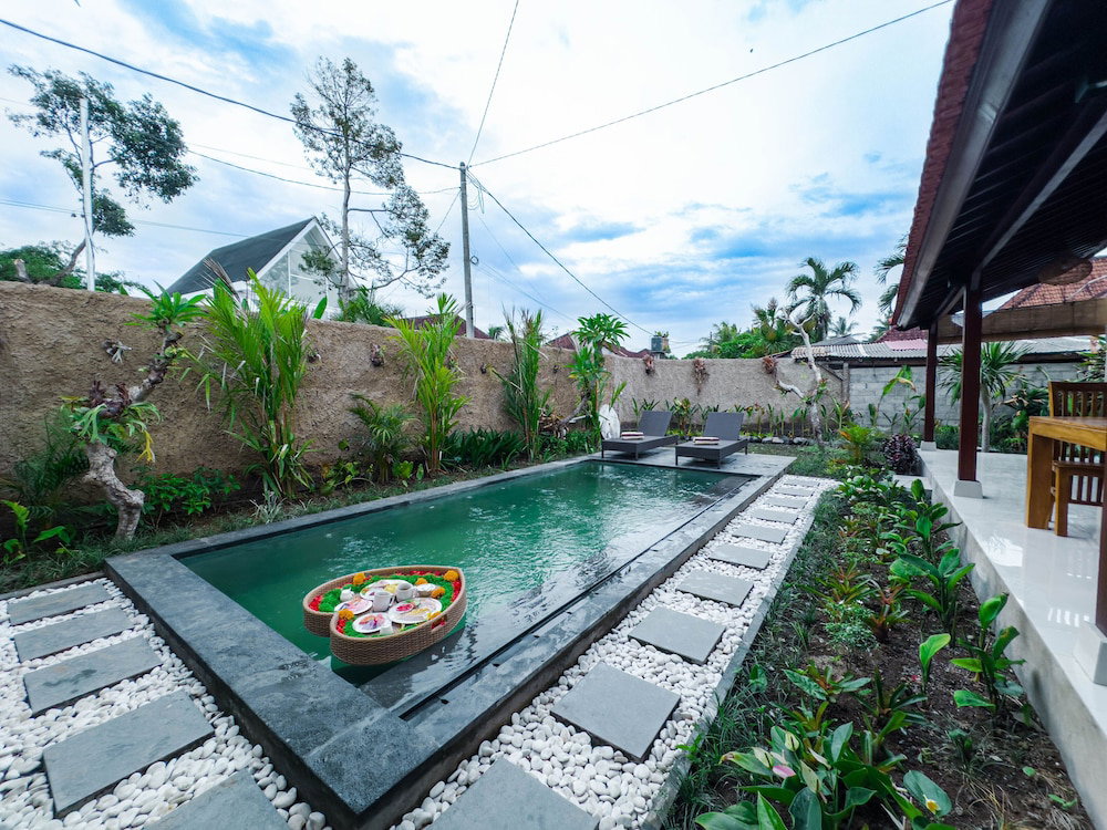 Hotel Tutik Private House By Supala