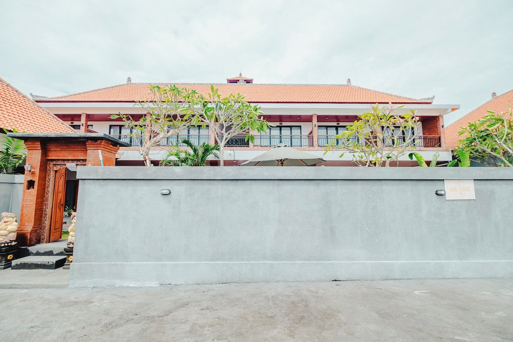 Hotel Kubu Dangin Guest House Kerobokan