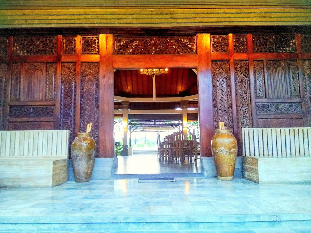 Nipuri Hotel