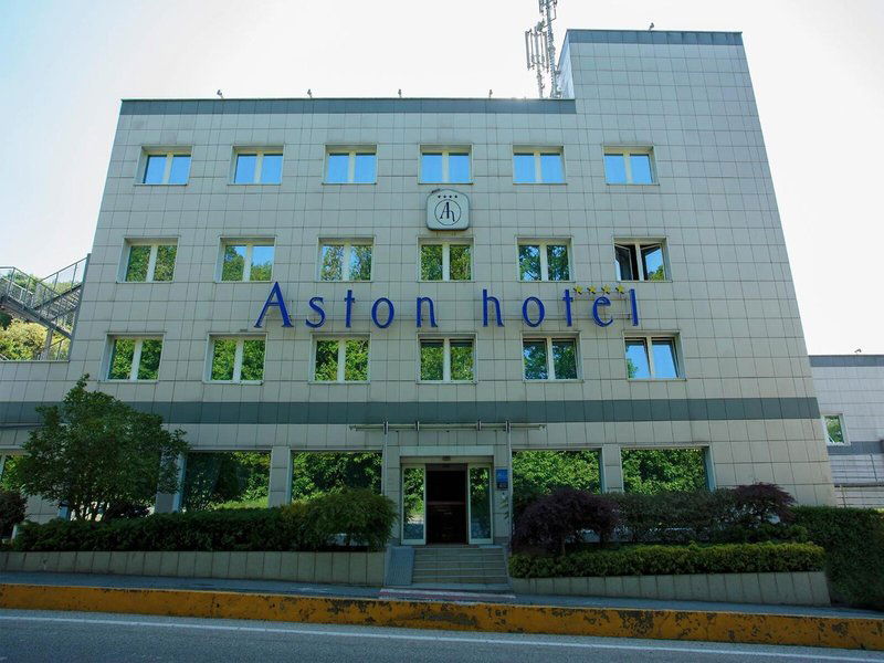 Hotel Aston Hotel