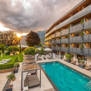 Hotel Paradies cazare Laces