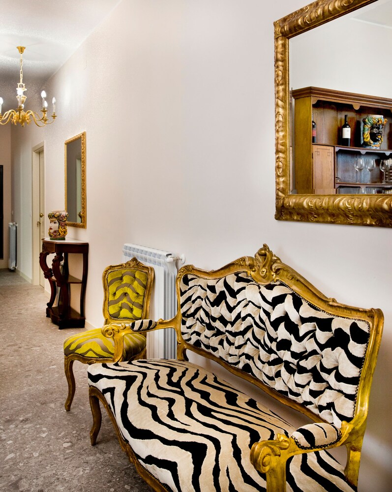 Hotel Porta Di Mezzo Luxury B&B