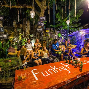 Hotel Funkyplace cazare Banjar Bunutpanggang