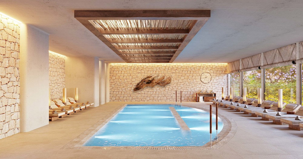 Ikos Porto Petro