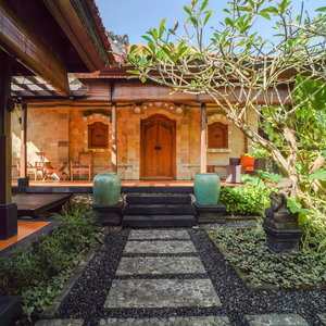 Hotel Giri Bhagawan Villas Spa cazare Bualu