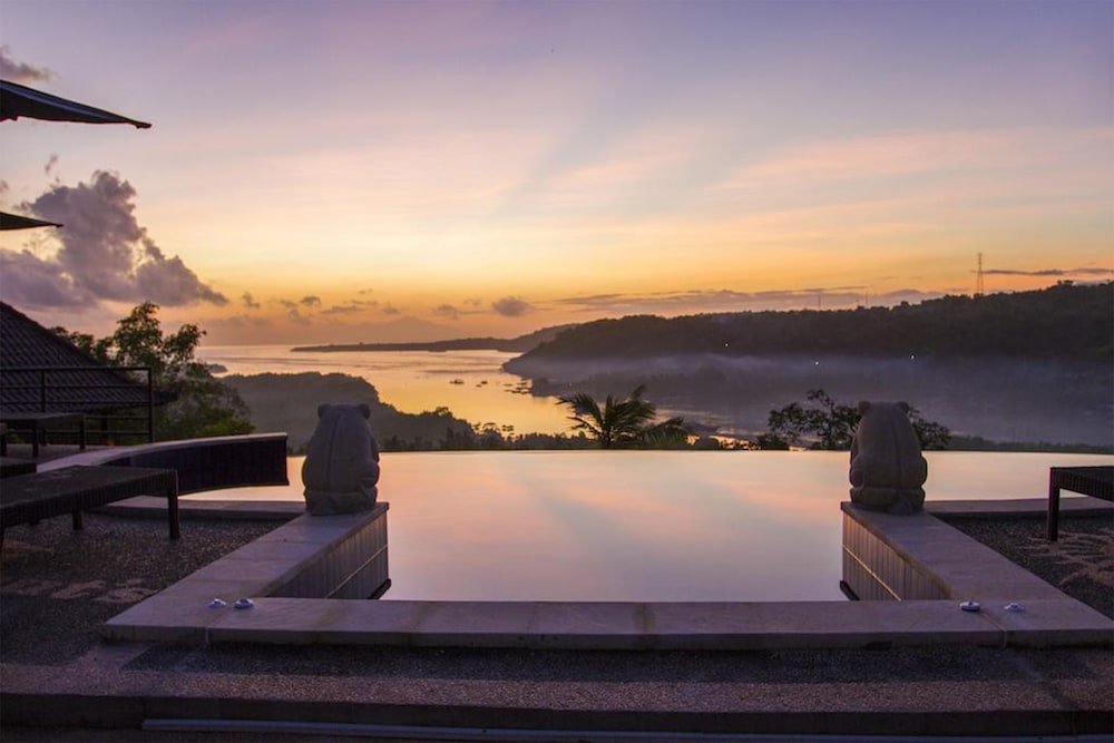 Hotel Sunrise Huts Lembongan