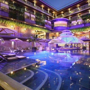Hotel The Crystal Luxury Bay Resort Nusa Dua cazare Bualu