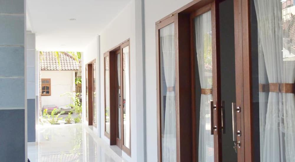 Hotel Swandewi Homestay