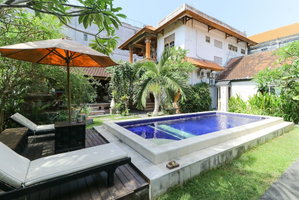 Hotel Legian Mas Beach Inn cazare Legian