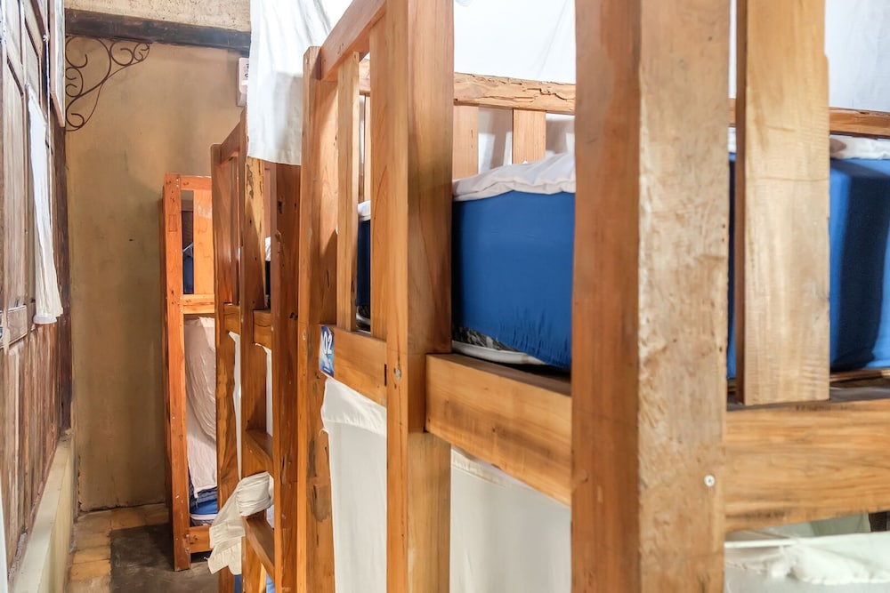 Hotel Twospaces Living At Wave And Chill House