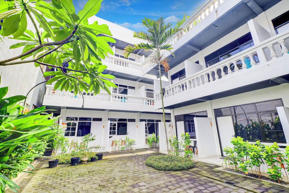 Hotel Collection O At Jalan Padma Near Legian Beach