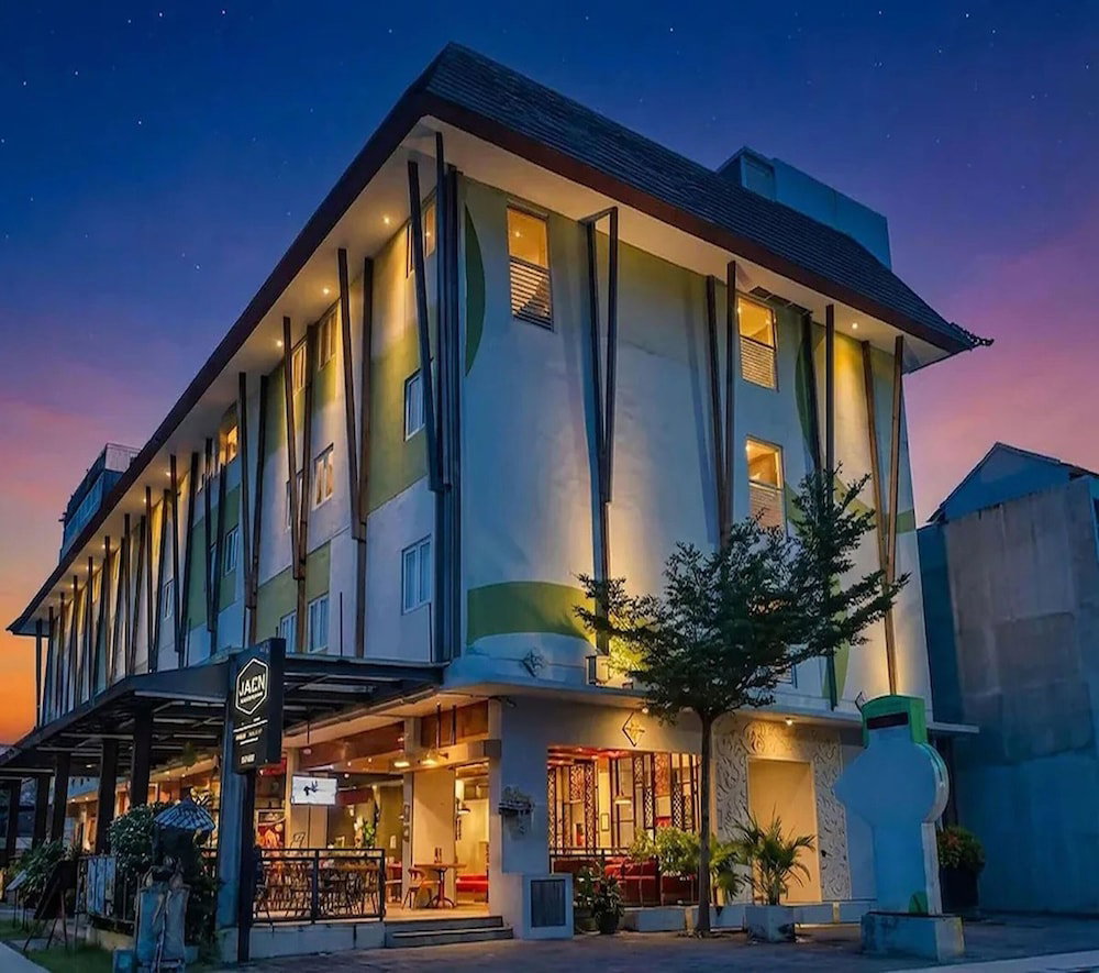 Hotel Palette Legian Beach