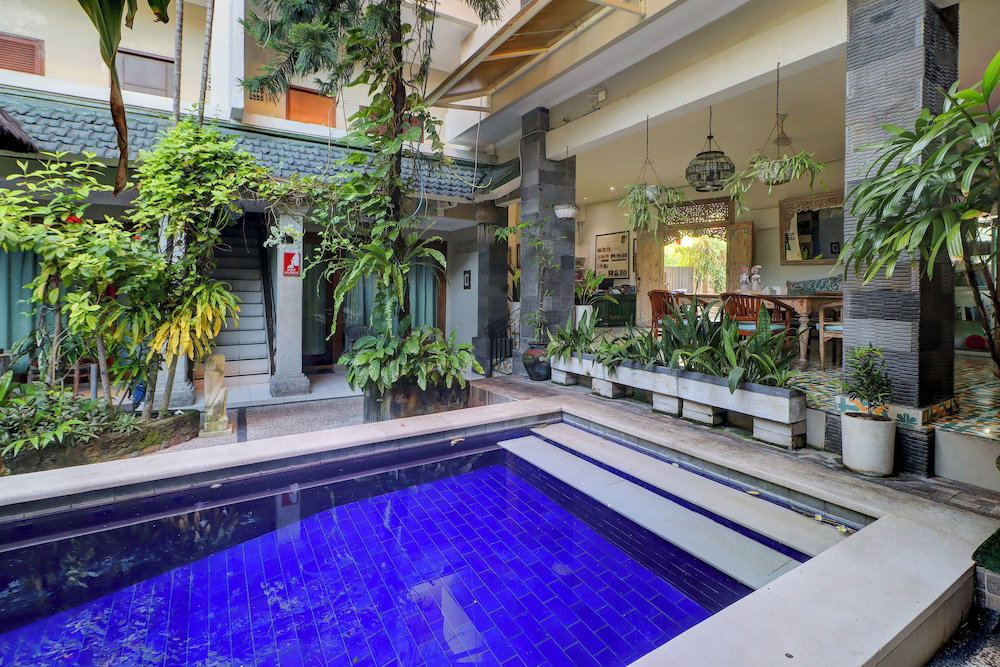 Hotel Townhouse Oak Su's Cottage Near Legian Beach