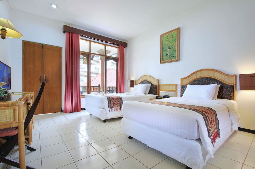 Hotel Puri Naga Beachfront Cottages