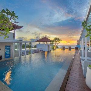 Hotel Kuta Beach Hotel cazare Kuta