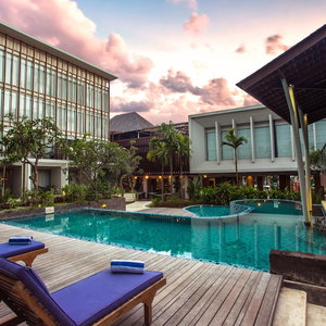 Hotel The Lerina Hotel Nusa Dua cazare Bualu