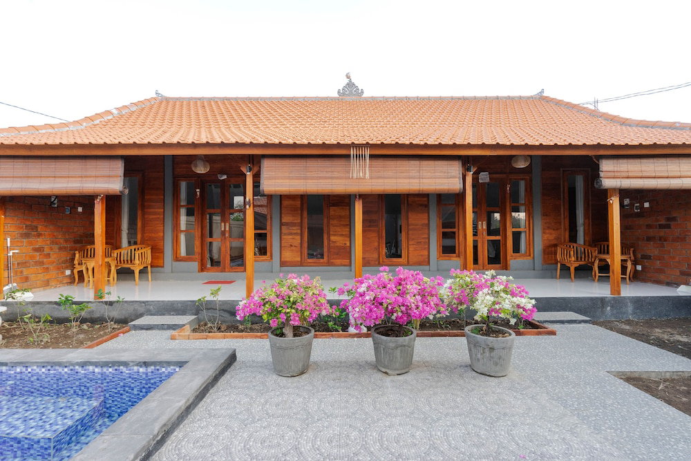 Hotel Garvi Villa