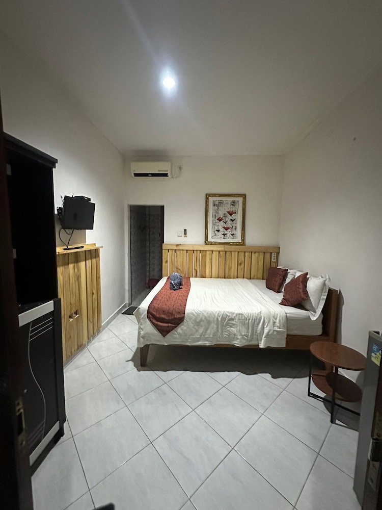 Hotel Sari Buana Bed & Breakfast