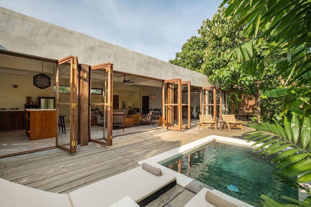 Hotel Nowhere Villa