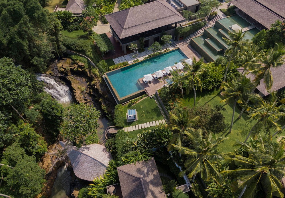Hotel Nirjhara