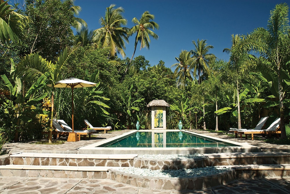 Hotel Cili Emas Oceanside Resort