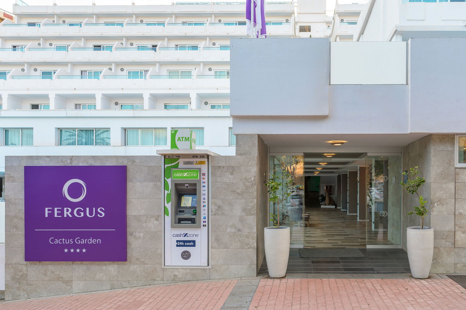 Hotel Fergus Cactus Garden