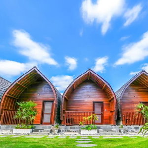 Hotel Sekar Arum Riverside Resort In Canggu cazare Kediri
