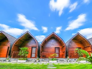 Hotel Sekar Arum Riverside Resort In Canggu cazare Kediri