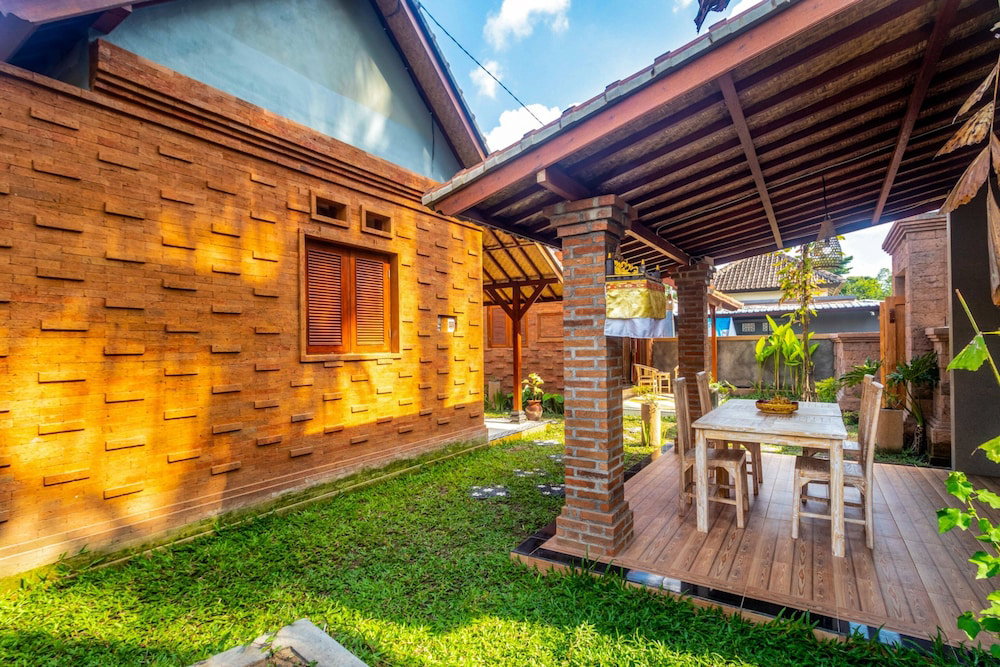 Hotel Buruan Sari Villas