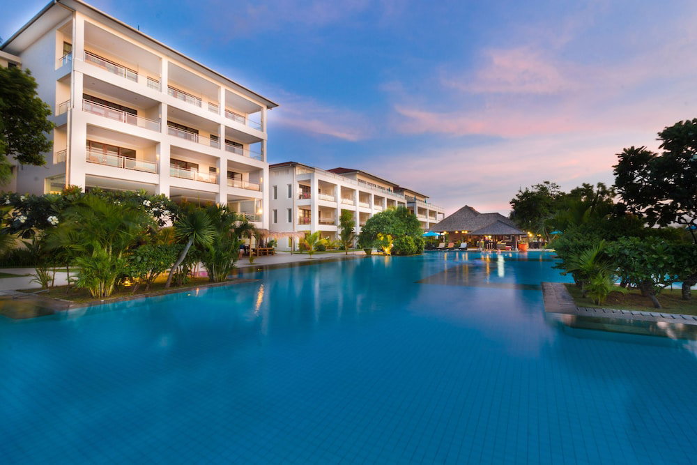Hotel Peninsula Bay Resort