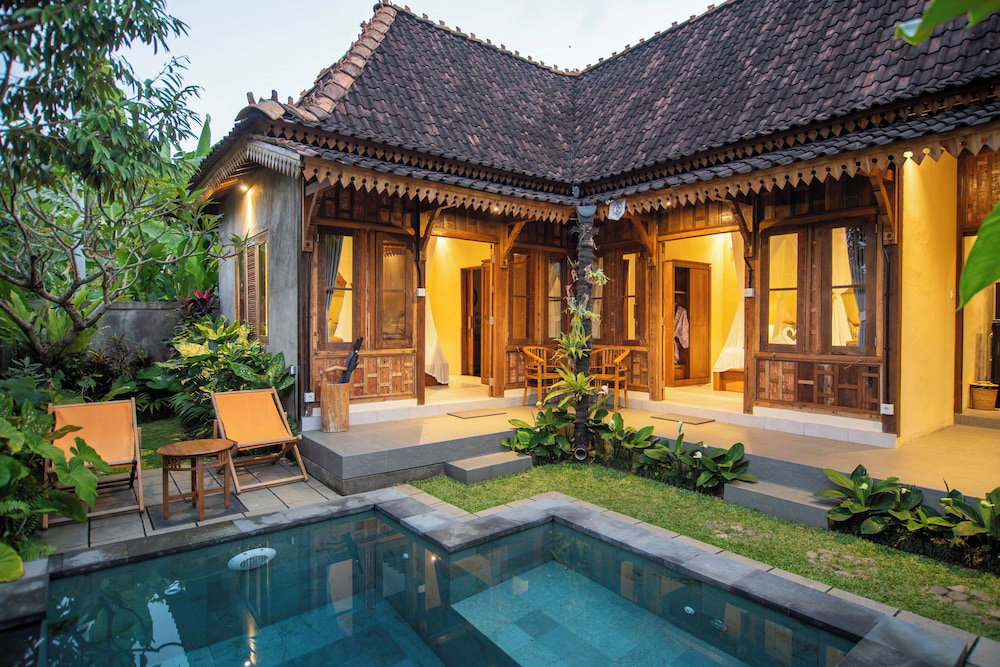 Hotel Kerjim Wooden Villa