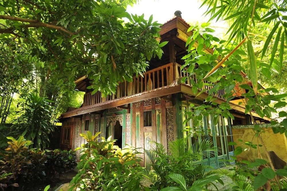 Hotel Pondok Sari Beach & Spa Resort