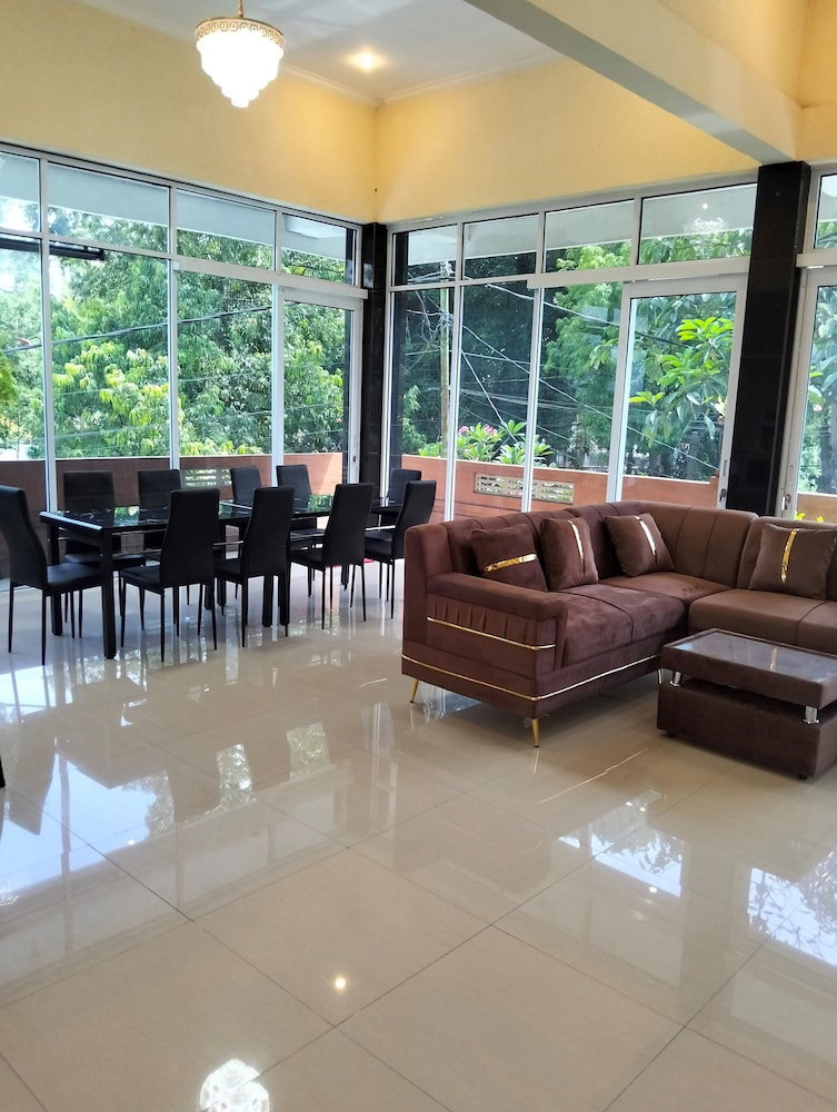 Ubud Suites Batuan