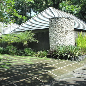 Hotel Belvilla Dhyana Kutir Seseh Beach cazare Kediri