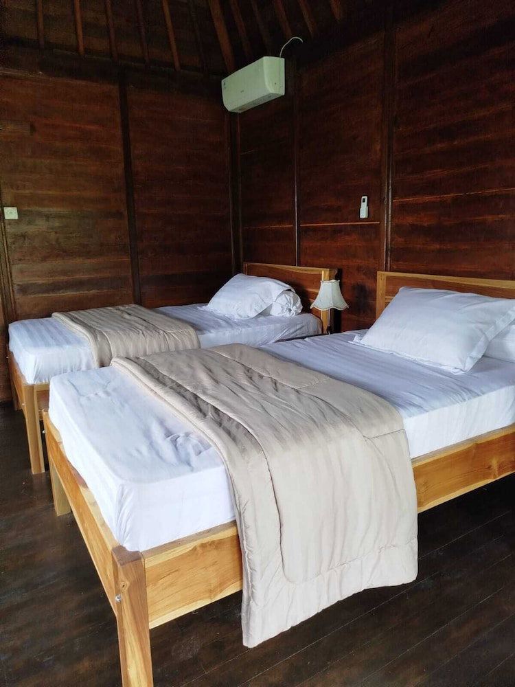 Borneo Log Cabin Guest House