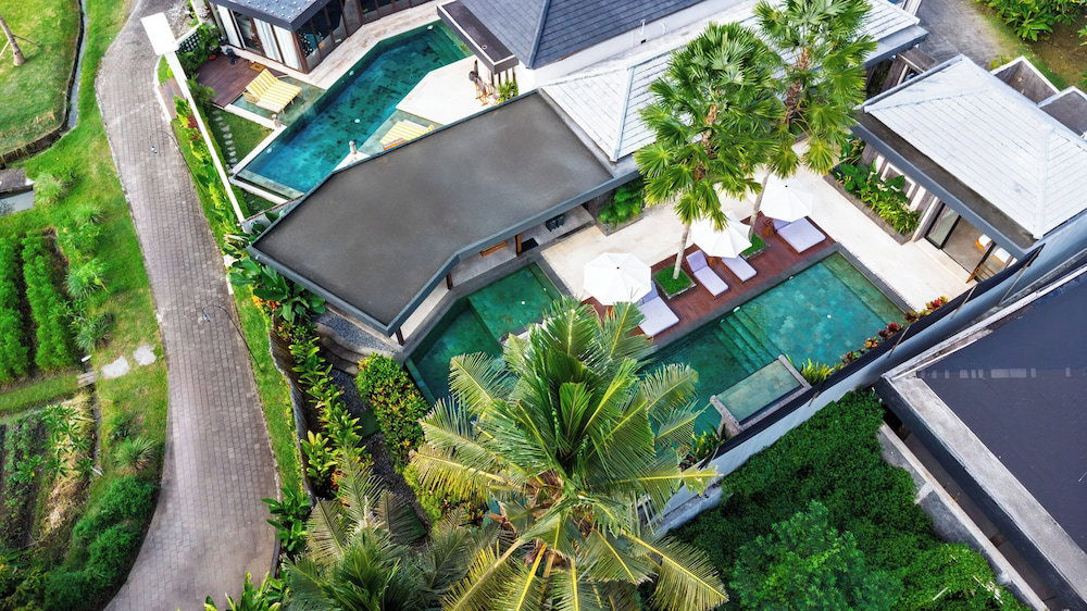 Hotel Villa Lembah Giri By Goro
