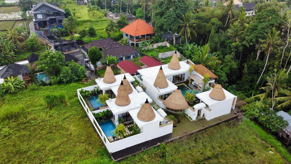 Hotel Golden Bee
