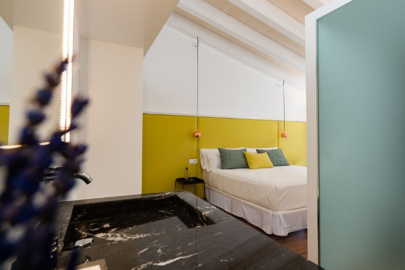 Hotel Divina Suites