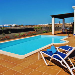 Hotel Villas Coral Deluxe cazare Playa Blanca