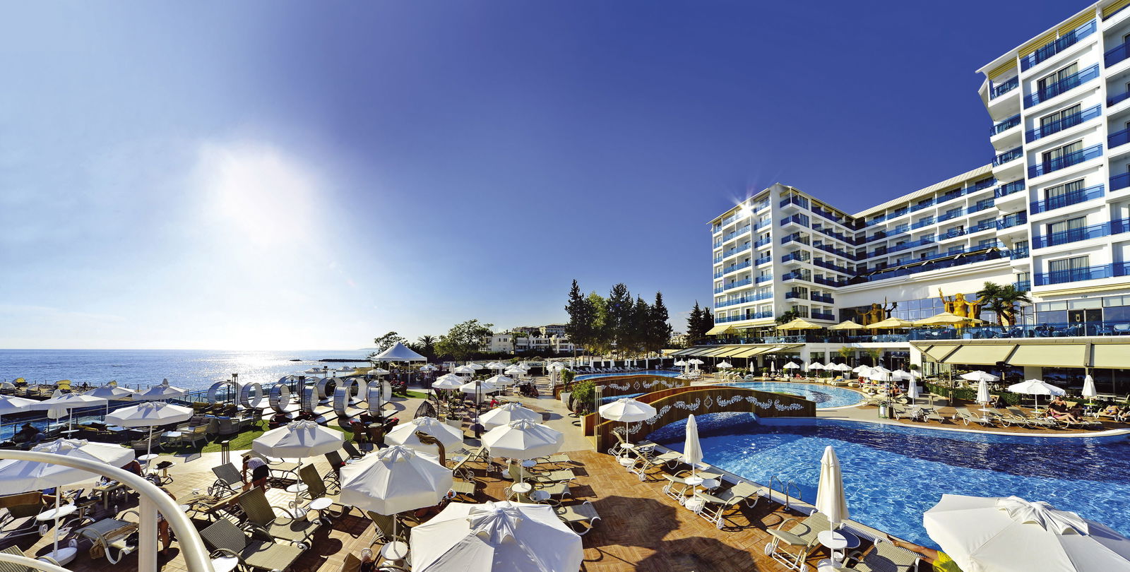 Hotel Azura Deluxe Resort & Spa Hotel