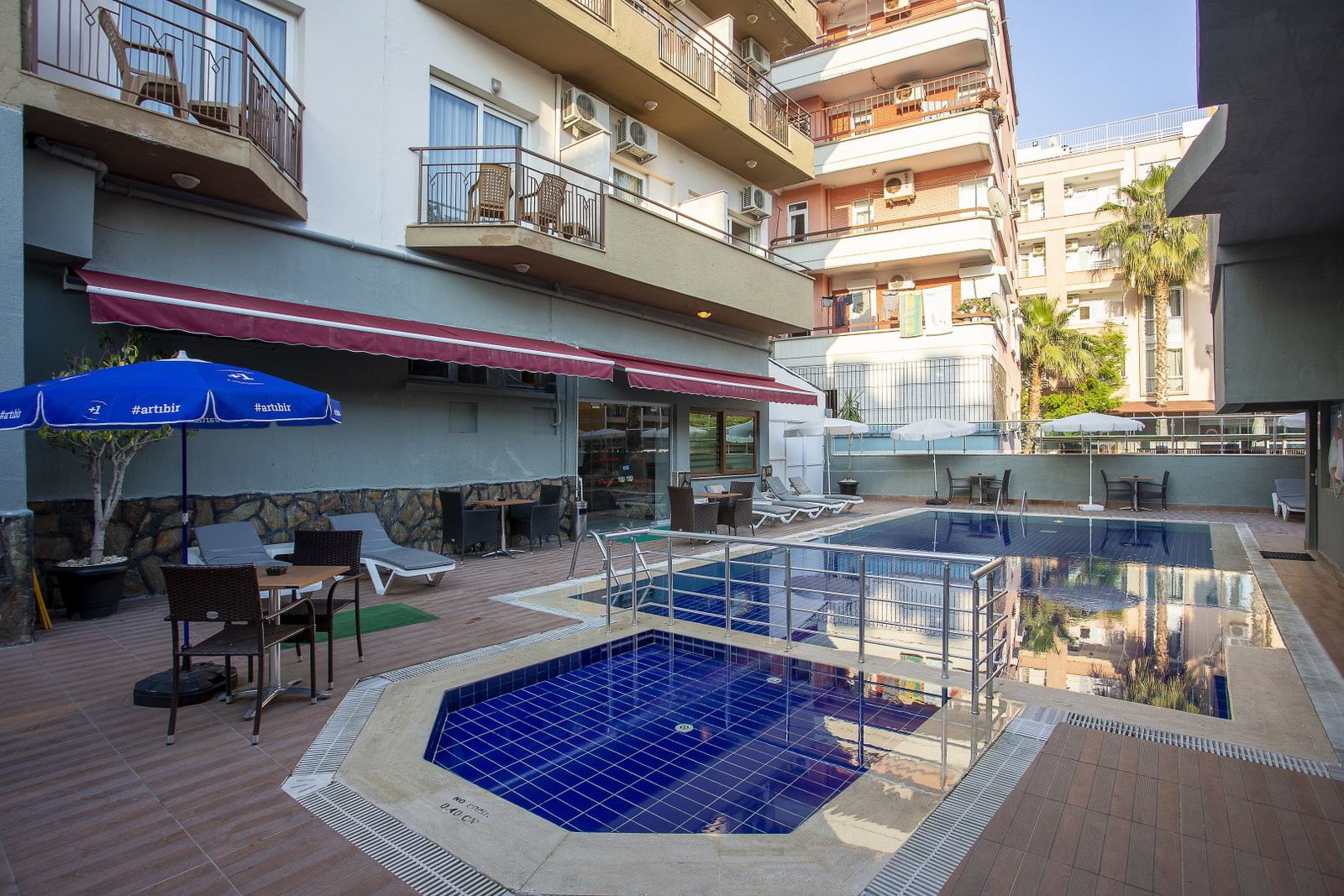 Aslan Corner Hotel