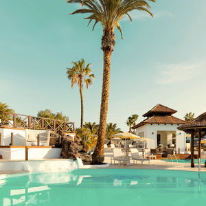 Hotel H10 White Suites cazare Playa Blanca