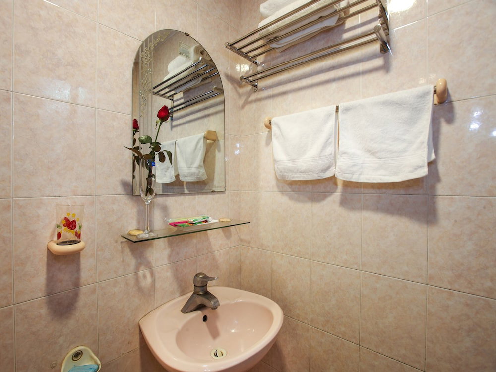 Phuong Trang Hotel Hanoi