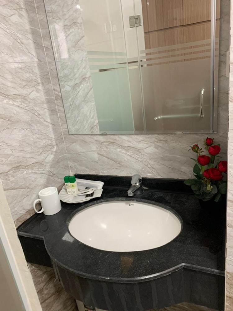 Duc Long Hotel